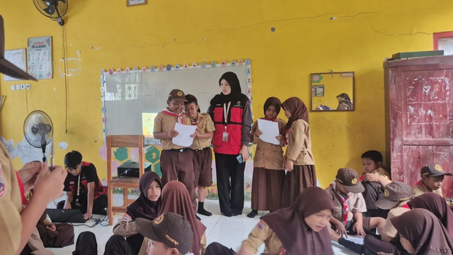 Mahasiswa KKN Unhas Edukasi Gizi Seimbang "Isi Piringku" di SD Desa Kalosi