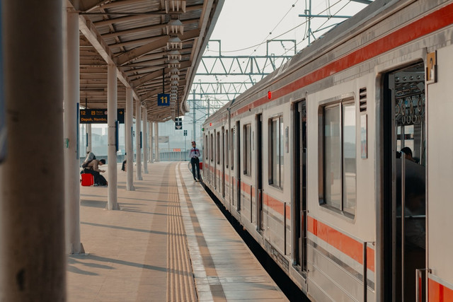 Ilustrasi Orient Express di Indonesia. Foto: Unsplash.com/Reyhan Aviseno