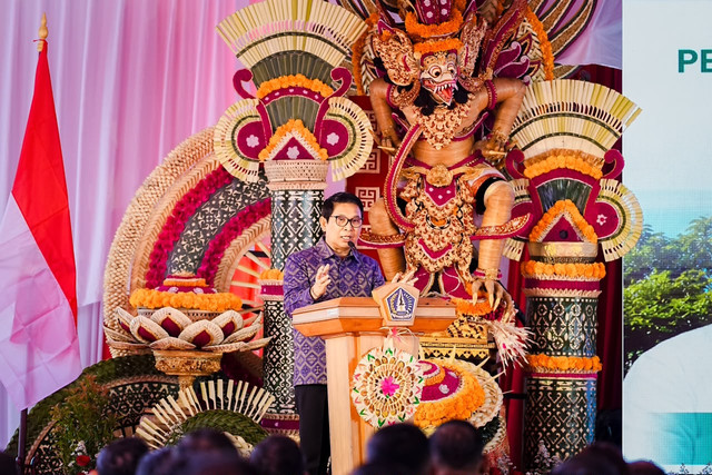 Bupati Badung I Wayan Adi Arnawa resmikan groundbreaking pembangunan Jalan Lingkar Selatan (JLS) dan shortcut senilai lebih dari Rp2,9 triliun untukatasi kemacetan kawasan pariwisata, Senin (27/7/2026). Foto: Dok. Pemkab Badung