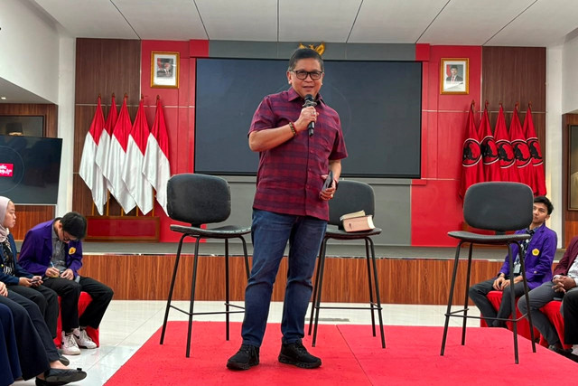 Sekjen PDIP Hasto Kristiyanto dalam acara Public Pulse 28 di Sekolah Partai PDIP, Lenteng Agung, Jakarta Selatan, Selasa (28/7/2026). Foto: Nasywa Athifah/kumparan