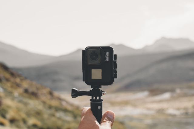Ilustrasi action cam 4K 60fps. Foto: Franco Salcedo/Unsplash
