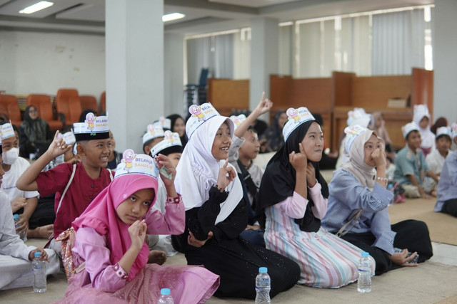 Belanja Bahagia di Selamat Toserba bersama 50 Anak-anak Yatim di Sukabumi (Sumber: DT Peduli)