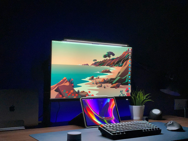 Ilustrasi light bar monitor terbaik. Foto: Unsplash.