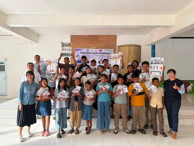 Para Pemateri dan Remaja yang manjadi Peserta Kegiatan. Foto: Dokumen Pribadi Vinsen Making 