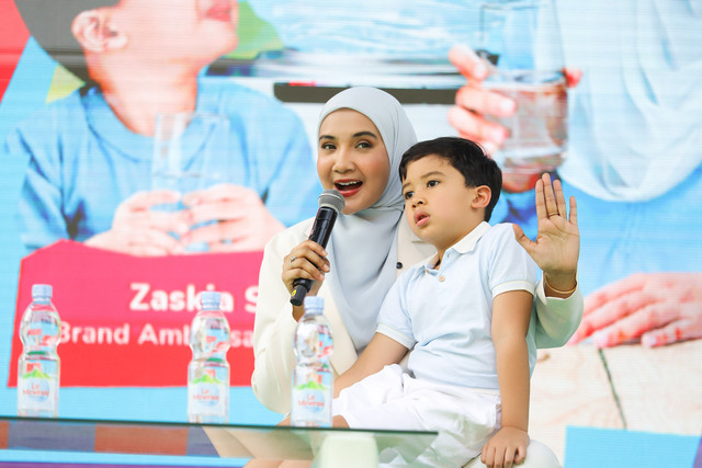 Zaskia Sungkar menjadi narasumber di talkshow “Orang Tua Cermat, Anak Sehat: Langkah Nyata Menuju #GenerasiBebasBPA” bersama Le Minerale di kumparanMOM Festival Hari Anak 2026 yang digelar di Taman Anggrek GBK, Jakarta, Sabtu (25/7). Foto: kumparan.