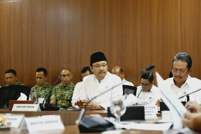 Menteri Sosial Saifullah Yusuf (Gus Ipul) siapkan uji coba penyaluran bansos PKH dan BPNT di 900 titik Koperasi Desa Merah Putih (KDMP) guna dekatkan akses layanan dan gerakkan ekonomi desa, Selasa (28/7/2026). Foto: Kemensos RI