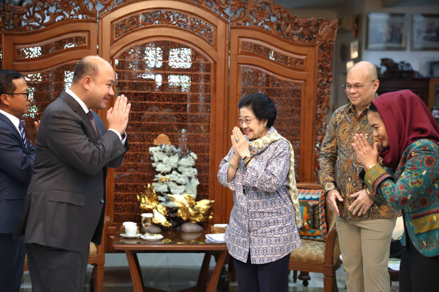 Ketua Umum PDIP Megawati Soekarnoputri menerima Deputi PM Kamboja Hun Many di kediamannya di Menteng, Jakarta Pusat, Selasa (28/7/2026). Foto: PDIP