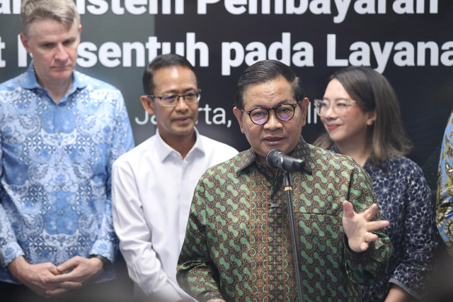 Gubernur DKI Jakarta Pramono Anung peluncuran sistem pembayaran tiket dengan kartu kredit nirsentuh pada layanan MRT Jakarta di Stasiun MRT Bundaran HI, Rabu (29/7/2026). Foto: Pemprov DKI Jakarta