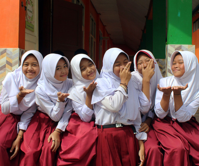 Anak-anak sedang bersama-sama foto by Pexels