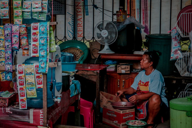 Ilustrasi membahas contoh surat pernyataan UMK. Foto: Pexels