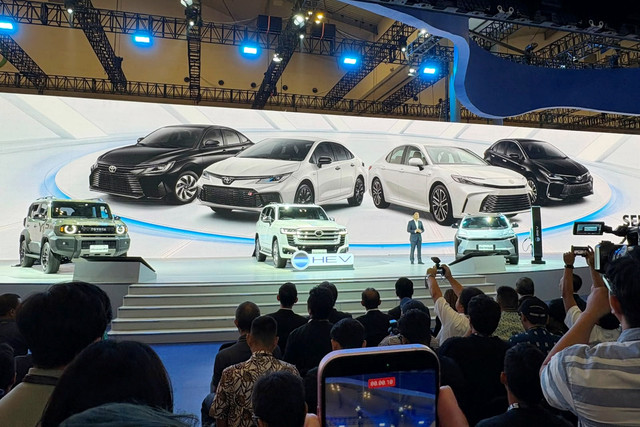 Peluncuran mobil baru Toyota pada ajang GIIAS 2026 di Indonesia Convention Exhibition (ICE) BSD, Tangerang, Rabu (29/7/2026). Foto: Fitra Andrianto/kumparan