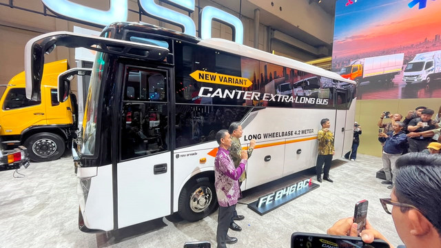Peluncuran Fuso Canter Extra Long Bus pada ajang GIIAS 2026 di Indonesia Convention Exhibition (ICE) BSD, Tangerang, Rabu (29/7/2026). Foto: Aditya Pratama Niagara/kumparan
