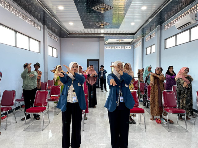Senam Anti Hipertensi dalam Kegiatan SEJATI