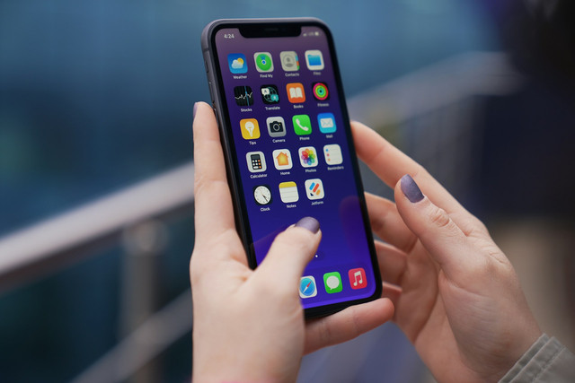 Ilustrasi iOS 26.6. Foto: Unsplash.