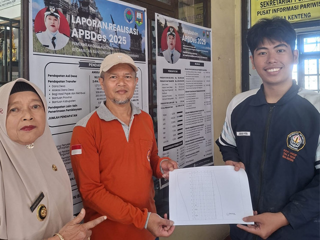 Mahasiswa KKN Rancang GreenHouse dari Bambu untuk Petani Tomat di Desa Kenteng