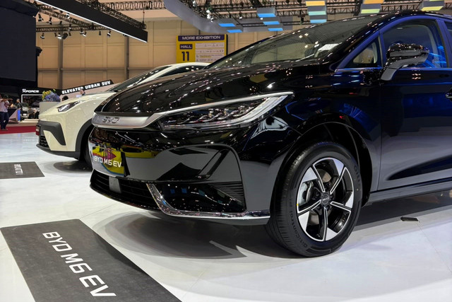 BYD M6 Standard terbaru meluncur pada ajang GIIAS 2026 di Indonesia Convention Exhibition (ICE) BSD, Tangerang, Rabu (29/7/2026). Foto: Sena Pratama/kumparan