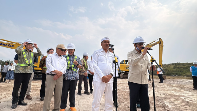 Gubernur Jawa Barat Dedi Mulyadi saat groundbreaking PSEL Legok Nangka, Kabupaten Bandung, Rabu (29/7/2026). Foto: Fariza Rizky Ananda/kumparan