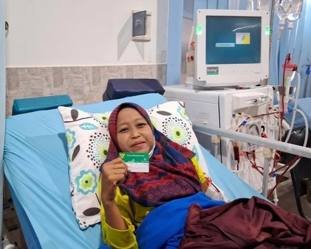 Siti Rochmatin, pasien gagal ginjal yang menjalani cuci darah di di Klinik Hemodialisis Nitipuran, Bantul dengan bantuan JKN. Foto: Dok. Istimewa