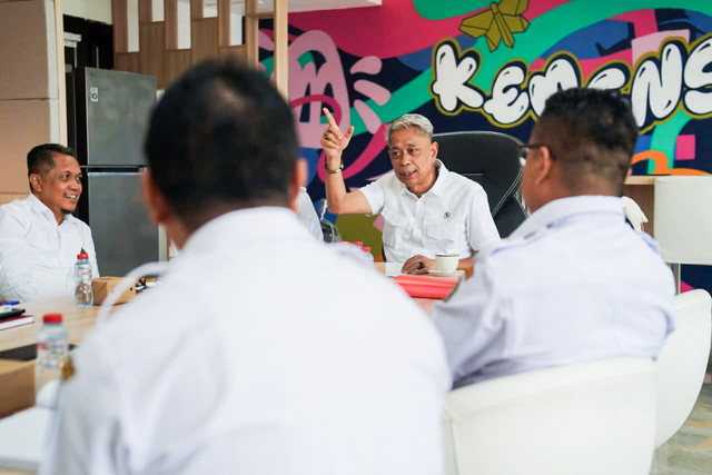Wakil Menteri Sosial Agus Jabo Priyono audiensi dengan Bupati Landak Karolin Margret Natasa di Kantor Kementerian Sosial, Jakarta Pusat, Rabu (29/7/2026). Foto: Dok. Kemensos