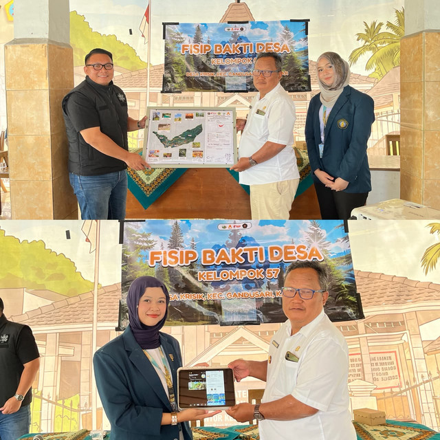 Dosen Pembimbing Lapangan (DPL), Kepala Desa, dan Koordinator & Wakil Koordinator Kelompok 57 KKN FISIP Bakti Desa Arcapada (FBD) 2026 Universitas Brawijaya penyerahan peta wisata & akun media sosial Desa Krisik dalam acara Temu Apresiasi Desa.