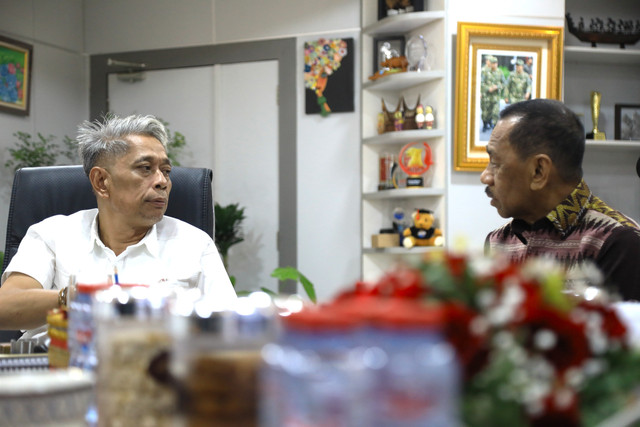 Wamensos Agus Jabo Priyono pastikan perluasan lahan Sekolah Rakyat Muna Barat seluas 10 hektare untuk 2.000 siswa siap diproses tender pada Oktober 2026, Rabu (29/7/2026). Foto: Kemensos RI