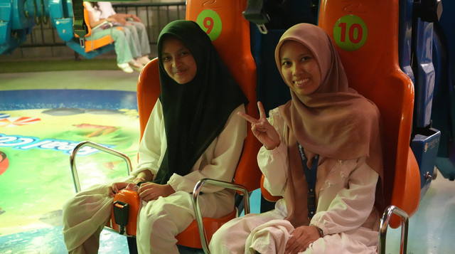 Kebahagiaan Anak-anak Yatim yang Berwisata Bahagia ke Trans Studio Bandung (Sumber: DT Peduli)