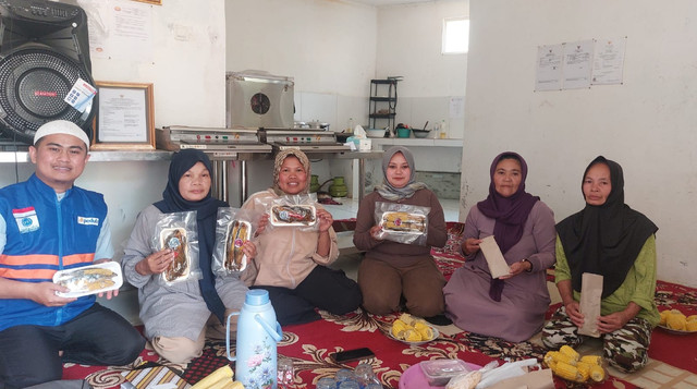 DT Peduli Lakukan Kunjungan ke Kelompok UMKM Pindang yang berada di Desa Cukanggenteng, Kecamatan Pasirjambu, Kab. Bandung (Sumber: DT Peduli)