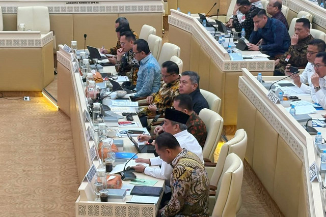 Rapat Komisi II DPR dengan Mendagri Tito Karnavian di Kompleks Parlemen, Senayan, Jakarta, Kamis (30/7/2026). Foto: Nasywa Athifah/kumparan