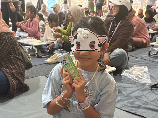 Keseruan workshop Little Milli Mask, salah satu aktivitas dalam rangkaian Imaji Ceria persembahan MilkLife di kumparanMOM Festival Hari Anak 2026. Foto: kumparan.