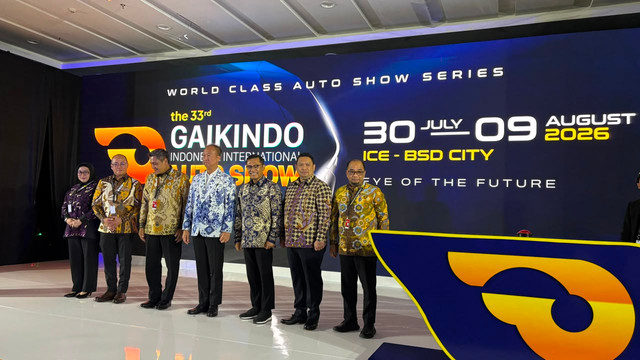 Menteri Perindustrian Republik Indonesia, Agus Gumiwang Kartasasmita membuka pameran otomotif GIIAS 2026.  Foto: Aditya Pratama Niagara/kumparan
