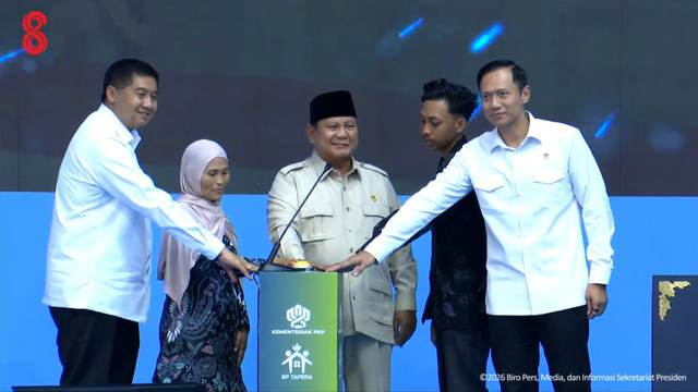 Presiden Parbowo Subianto meresmikan akad massal unit KPR rumah subsidi di Kabupaten Batang, Jawa Tengah, Kamis (30/7/2026). Foto: YouTube/ Sekretariat Presiden