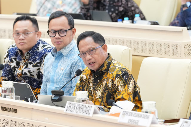 Mendagri Tito Karnavian dalam Rapat Dengar Pendapat bersama Komisi II DPR RI di Kompleks Parlemen, Senayan, Jakarta, Kamis (30/7/2026). Foto: Kemendagri RI