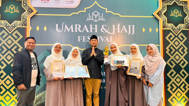 Santri Beasiswa Mahasiswa DT Peduli Bandung mendapatkan prestasi sebagai Juara Harapan 3 Lomba Musik Religi (Sumber: DT Peduli)