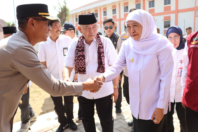 Kapolres Malang AKBP Rulian Syauri saat mendampingi Gubernur Jatim Open House di SR Malang. Foto: Dok. Humas Pemkab Malang