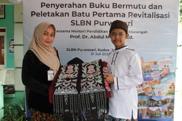 Hasil karya siswa dari sekolah SLBN Purwosari Kudus, Jawa Tengah pada Jumat (31/7). Foto: Vega Ma'arijil Ula/kumparan