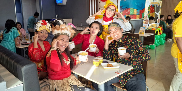 McDonald's Indonesia kembali menggelar National Breakfast Day ke-14 dengan menargetkan lebih dari 135.000 porsi menu sarapan dibagikan gratis di 259 restoran di berbagai wilayah Indonesia.  Foto: Dok. Istimewa