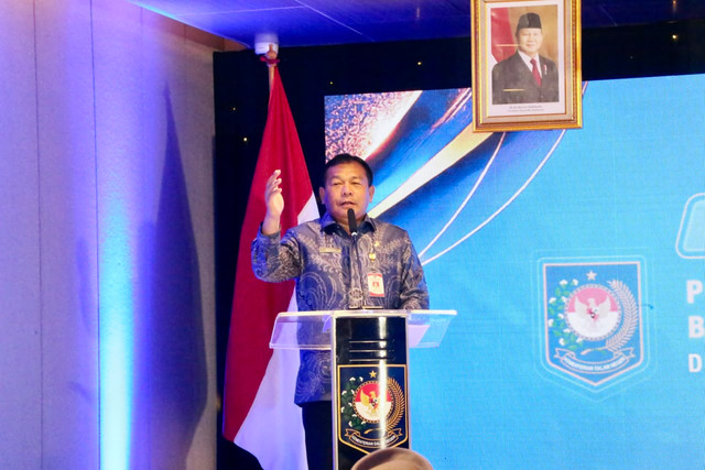 Kapuspen Kemendagri Benni Irwan tutup Bimtek Penyusunan Strategi Komunikasi guna perkuat soliditas dan kompetensi Pranata Humas Kemendagri dalam mendukung komunikasi publik hingga ke daerah, Kamis (30/7/2026). Foto: Dok. Kemendagri