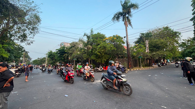 Situasi sekitar Jalan Teuku Umar, Surabaya, usai massa pesilat membubarkan diri, Jumat (31/7/2026). Foto: Farusma Okta Verdian/kumparan