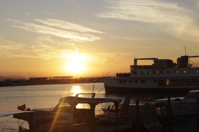 Ilustrasi jadwal kapal Sinabung bulan Agustus 2026. Foto: Unsplash.com/Brusk Dede