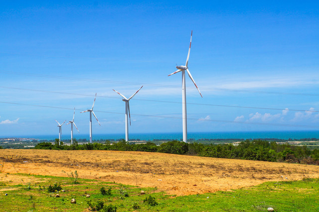 Ilustrasi Infrastruktur Energi Baru Terbarukan di Vietnam. Foto: Tony Pham/Shutterstock