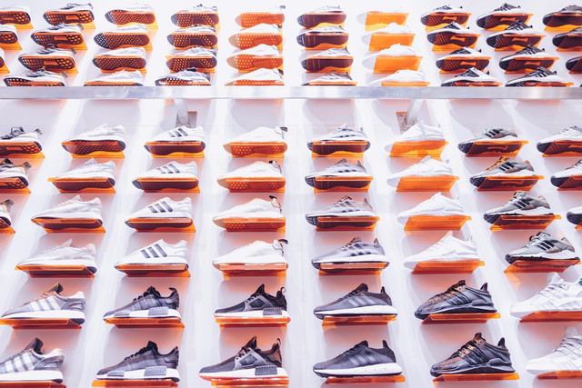 Ilustrasi Promo Sport Station Buy 1 Get 1 sampai kapan. Foto: Unsplash.com/Edgar Chaparro
