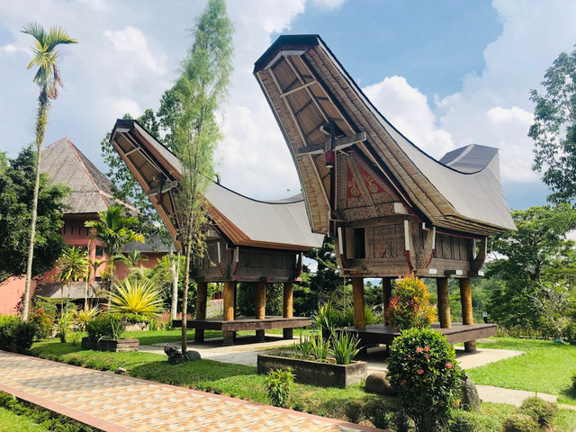 ilustrasi mengapa setiap daerah punya rumah adat berbeda. unsplash/heruhar008