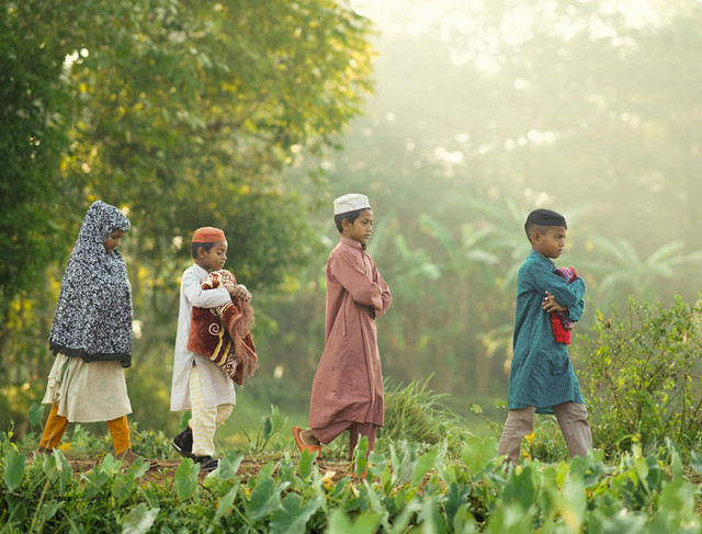 Anak-anak berangkat ngaji foto by Pexels