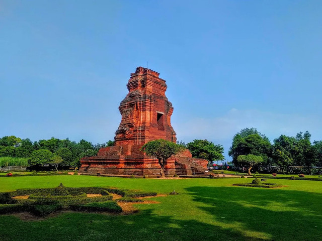 Candi Brahu yang berada di Mojokerto, merupakan peninggalan sejarah dari Kerajaan Majapahit. (Pixabay/ Putri Ari Dhani)