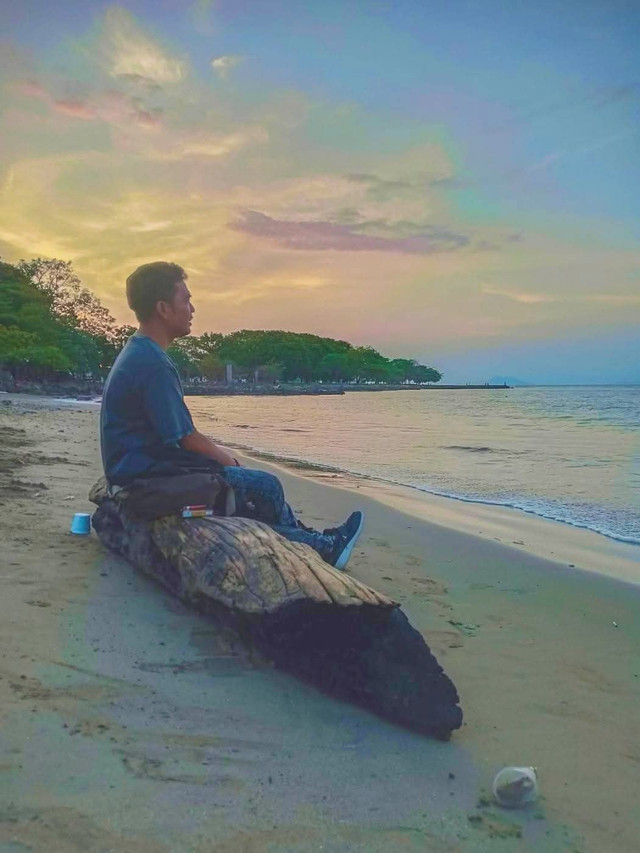 Pesisir Pantai Anyer, Selat Sunda , Sumber Dok.Pribadi