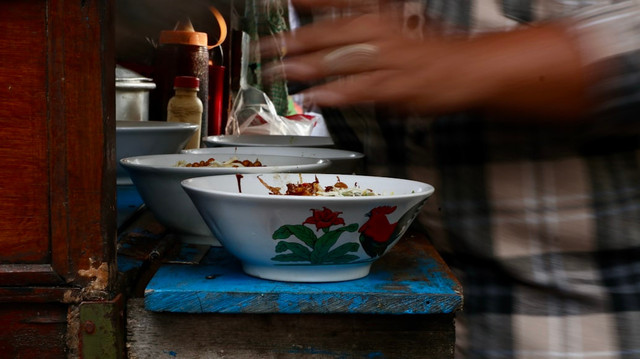 Ilustrasi Ciri Khas Bubur Pedas, Foto:Unsplash/Zaky Hadi