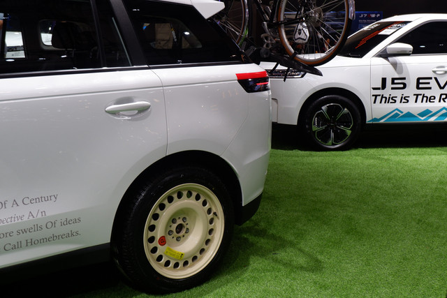 Hasil modifikasi Jaecoo J5 EV  347 Homebreaks x NMAA di GIIAS 2026.  Foto: Sena Pratama/kumparan