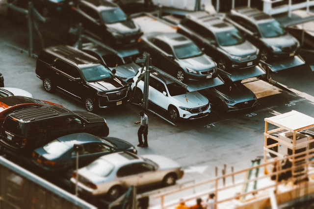 Ilustrasi GIIAS 2026 sampai kapan. Foto: Unsplash.com/Jon Tyson