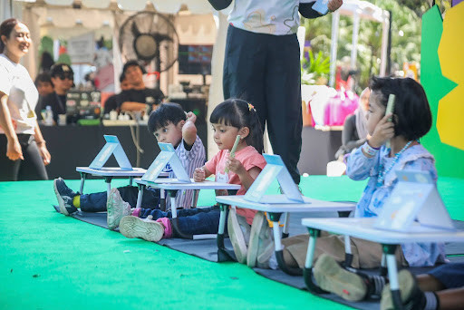 Keseruan Brand Playtime Cussons "Misi Pagi Hari" yang diselenggarakan kumparanMOM Festival Hari Anak 2026. Foto: kumparan.