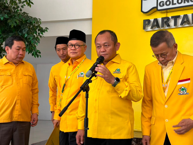 Sekretaris Jenderal Partai Golkar Sarmuji di Kantor DPP Golkar, Slipi, Jakarta Barat, Senin (3/8). Foto: Nasywa Athifah/kumparan